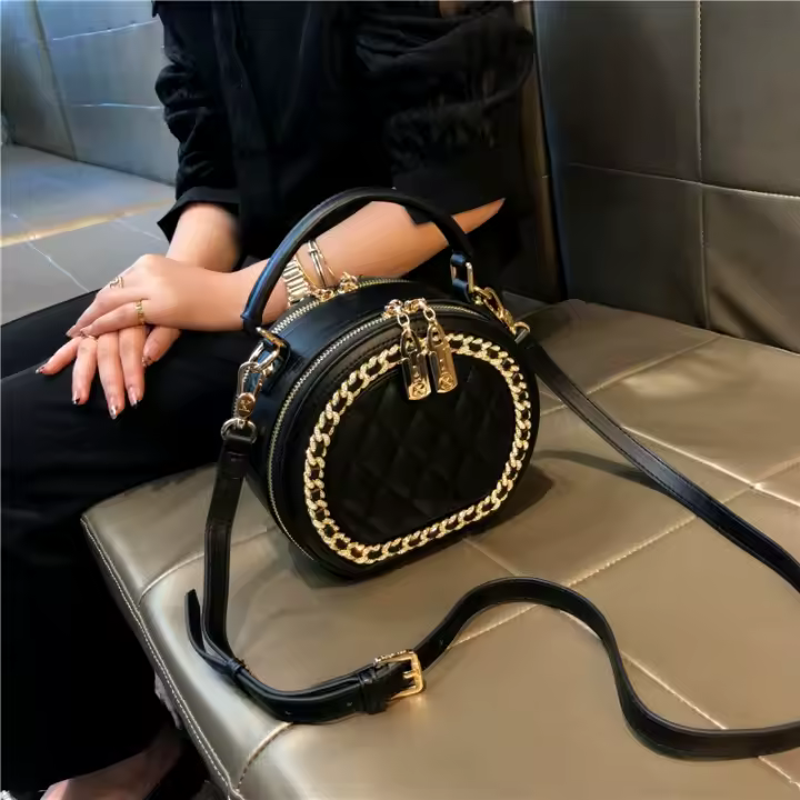 Bolso redondo pequeño con cadena de diamantes de imitación de marca Hong Kong2025Nueva bolsa de hombro de celebridades de Internet que combina con todo - 1