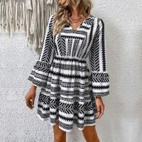 Vestido elegante elegante de manga larga con cuello en V para mujer primavera otoño nuevo en vestidos cortos con estampado estético para mujer en oferta - details 3