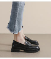 Mocasines de suela gruesa para mujer, nuevos zapatos de cuero retro de primavera 2025, zapatos de tacón grueso sin cordones con suela blanda para mujer - details 3