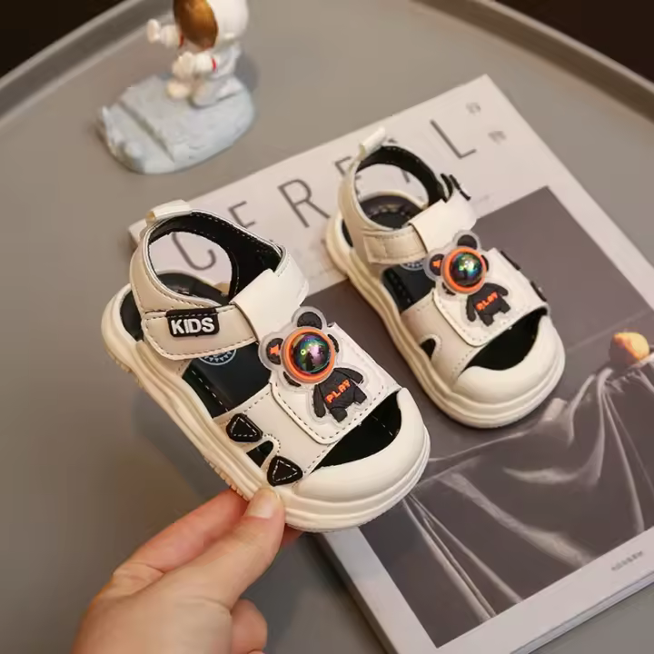 Sandalias con tapa para los dedos de los pies para niños, zapatos de suela suave de astronauta de dibujos animados, zapatos para caminar para bebés, zapatos de playa casuales de gancho y bucle para vacaciones de verano - 1
