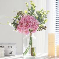 Ramo de eucalipto y hortensias artificiales de lujo, flores de hortensia elegantes y realistas, arreglo floral de plástico - details 4