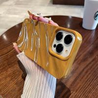 Funda de Teléfono de Cinta Ondulada a la Moda para iPhone Silicona Suave, a Prueba de Golpes, Color Caramelo Fosco - details 16