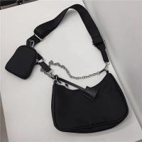 Bolso de hombro informal de nailon impermeable para mujer, moderno y fresco, decoración de cadena negra, cartera pequeña cruzada para axila - details 6