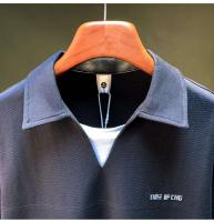 Novedad de verano de 2021: polo falso de dos piezas, camisa fina holgada de manga corta con cuello en V para hombre y cuello plegable - details 7