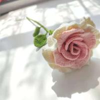 Flor de gancho tejida hecha a mano, regalo del Día de la madre de San Valentín, rosa Artificial de tacto Natural - details 2