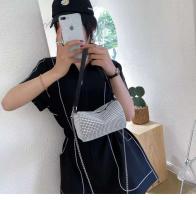 Bolso bandolera con cadena cuadrada para mujer, bolso de mujer con perlas de moda - details 1