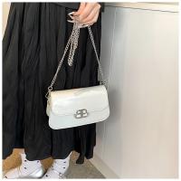 Premium Textura Ligera Bolsa De Lujo De Las Mujeres 2025 Nueva Moda Simple Cadena Pequeña Bolsa Cuadrada Versátil Hombro Bolsa De Mensajero - details 3
