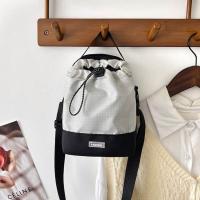 Bolso de hombro con cordón de nailon, bolso cruzado ligero de estilo coreano para mujer, bolso de cubo de gran capacidad con correa ajustable - details 27