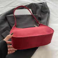 Bolso Hobo pequeño con textura roja para mujer, bandolera de un solo hombro, a la moda - details 27