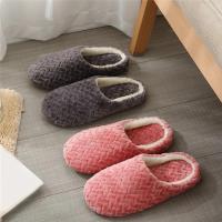 Zapatillas de casa cálidas de felpa con suelo plano para mujer en otoño-invierno - details 9