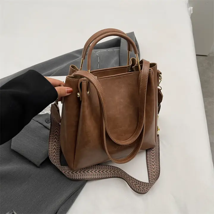 Bolso de hombro de cuero PU de gran capacidad para mujer, bolsos de mano de diseñador, tendencia de moda, invierno, 2023 - 1