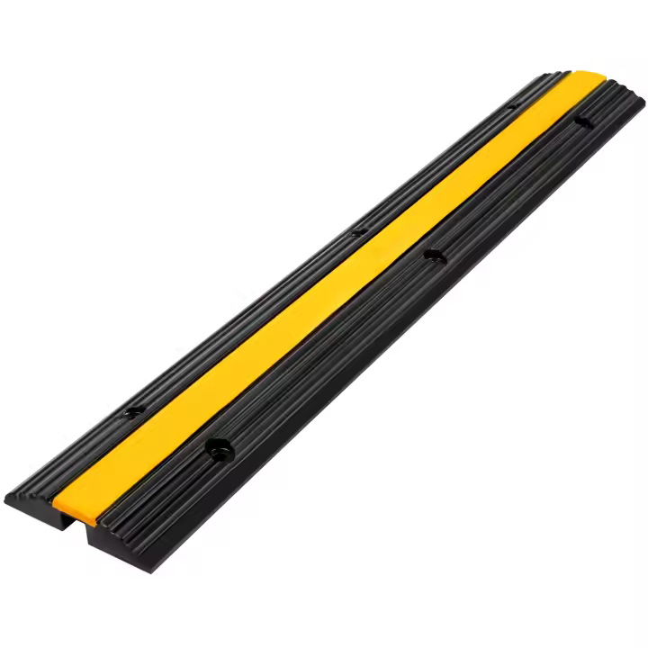 SucceBuy Paquete de 4 rampas protectoras de cables de goma de 1 canal, rampa de cubierta de cable de alta resistencia con capacidad de carga de 18000 libras - 1