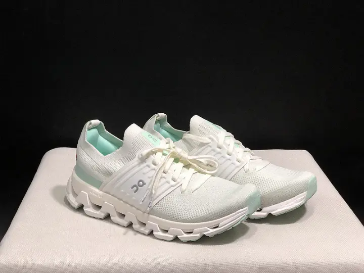 Zapatos de senderismo off-road Cloudswift 3 Zapatillas deportivas transpirables para hombres y mujeres Entrenamiento de resistencia Material de textil y plástico - 1