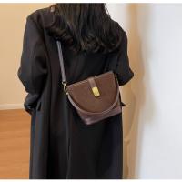 Bolso de Mujer de Gran Capacidad Bolso Cuadrado Mate, Sentido de Alta Gama, Bolso Portátil para las Axilas - details 32