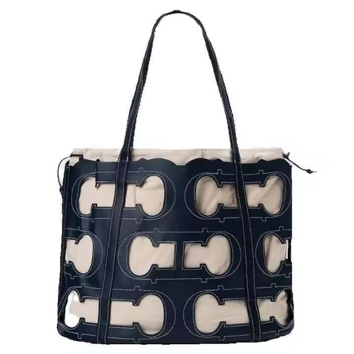 CH-Bolso único y creativo para mujer, bolso con agujeros, diseño de patrón Popular elegante, marca de alta calidad, mochila de lujo de alta gama - 1