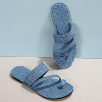 Zapatillas de mujer de talla grande, sandalias de playa con correa cruzada plana y punta de nuevo estilo - details 12