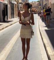 Europa, América y Estados Unidos en la primavera y el verano de 2025 nueva moda con flecos estilo de vacaciones falda hueca conjunto de dos piezas - details 4