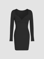 Vestido de cuello cuadrado de mujer con falda corta de cintura alta - details 4
