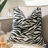 Funda de Almohada de Terciopelo con Patrón de Tigre de Alta Gama Diseño Decorativo de Almohada para Sala de Estar - details 11