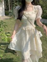 Vestido de manga corta con cuello cuadrado estilo socialité francés para mujer en verano de 2025, con cintura delgada y un sentido de princesa - details 0