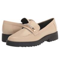 Diseño único y elegante de zapatos casuales de mujer de cuero elevado. - details 3