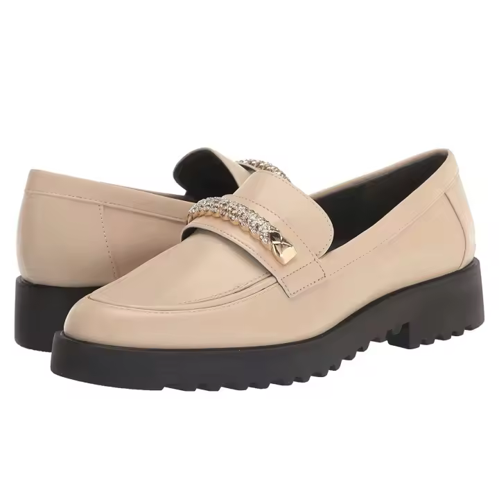 Diseño único y elegante de zapatos casuales de mujer de cuero elevado. - 1