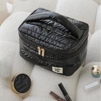 Bolsa de maquillaje de gran capacidad a la moda, almacenamiento multifuncional, bolsa de aseo portátil, organizador de viaje, bolsa de lavado - details 11