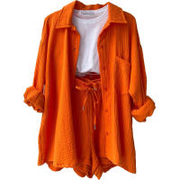Conjunto de dos piezas para mujer, camisa de manga larga con cuello vuelto de tela arrugada, pantalones cortos con cordón de cintura alta, moda informal de talla grande - details 8