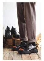 2025 Zapatos de cuero para hombres Estilo casual de negocios Encaje grueso brillante Sellado Parte inferior plana Características Borde cruzado - details 1