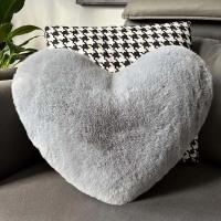 Almohada decorativa de piel de conejo de imitación, cojín esponjoso con forma de corazón, de felpa de 12/17 pulgadas, regalos para el Día de San Valentín - details 1