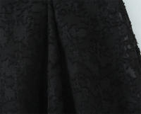 Elegante vestido de fiesta de noche blanco y negro para mujer con diseño sin costuras y encajes - details 3