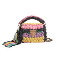 Bolso bandolera decorado con borlas color block para mujer, como regalo, bolso de hombro colorido, versátil, informal, bohemio, para uso diario, bolso cuadrado con solapa bohemio de moda - details 1