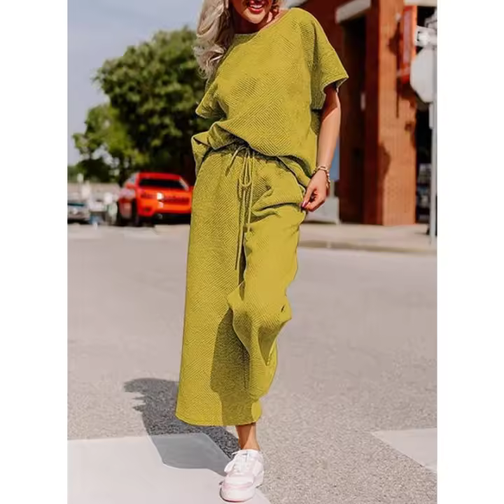Conjunto Mujer Verano 2025 |   Top Corto + Pantalón Holgado |   Tela Texturizada Premium |   Moda Casual y Elegante" - 1