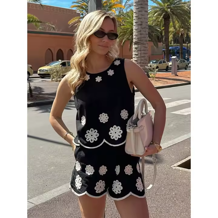 Conjunto de Mujer Primavera 2025 Top de Cinturón y Shorts con Estampado Floral de Colores Vivos - 1