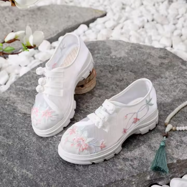 Nuevos zapatos bordados de estilo étnico, zapatos Hanfu de estilo antiguo, aumento de altura interior de las mujeres zapatos individuales, zapatos de malla transpirable - 1