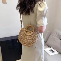 Bolso de playa de media luna de vid de hierba tejido a mano, bolso de hombro hueco de verano para mujer de gran capacidad - details 24
