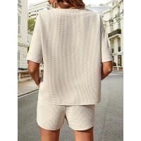 Conjunto de dos piezas de top de manga corta con diseño de murciélago y pantalones cortos elegantes para mujer - details 14