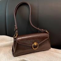 Bolso bandolera retro de moda para mujer con detalles de anillos de metal y cierre magnético - Opciones en negro y marrón, forro de poliéster, Guangzhou elaborado para ocasiones informales y formales, lindo bolso bandolera, bolso elegante - details 4