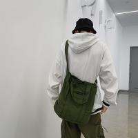 Bolso bandolera de estilo japonés retro para hombre - Bolso de hombro versátil e informal para viajeros en color sólido - details 2