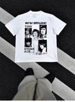 Camiseta de manga corta estampada para hombre, estilo moderno, escote pequeño, hombros regulares, manga media para parejas. - details 0