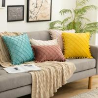 Fundas decorativas Boho Farmhouse, almohada cuadrada de terciopelo con pompones - details 10