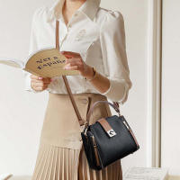 Bolso de hombro pequeño para mujer, bolso cruzado de cuero de PU de diseñador, bolso informal de color sólido - details 5