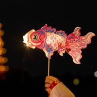 Divertida lámpara de linterna de pez dorado hecha a mano, luz LED, linterna de carpa Koi de mediados de otoño, papel luminoso, materiales de linterna DIY, regalo para niños - details 4