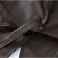 Chaqueta de cuero de manga larga con cuello atado, temperamento de moda, estilo de viaje, otoño e invierno, 2024 - details 9