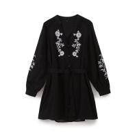 Vestido casual de otoño negro con botones delanteros para mujer, cinturón, bordado floral, manga corta/larga y cuello en V. - details 0
