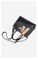 Bolso de mano con estampado de cocodrilo para mujer, bolso cruzado atmosférico - details 10