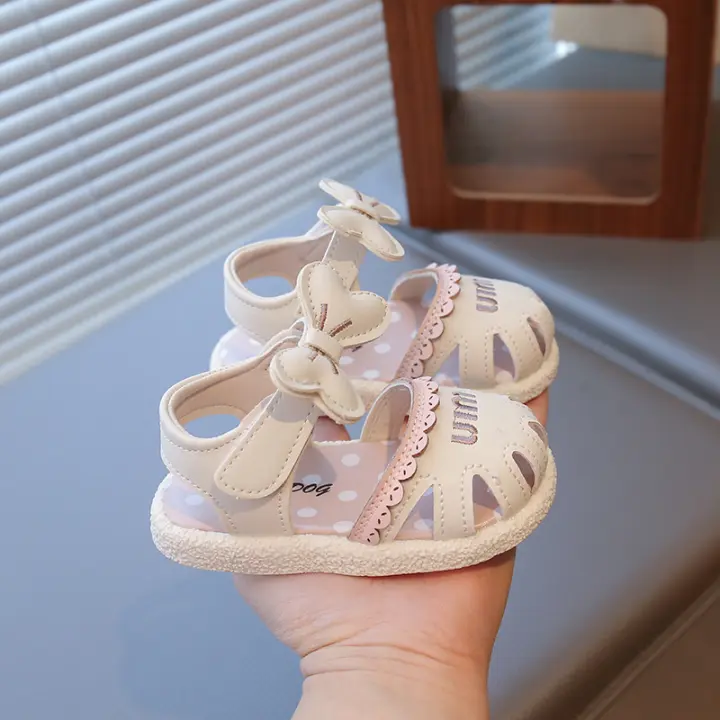 Bebé niño zapatos 2025 verano nuevo bebé niña princesa sandalias bolsa cabeza antideslizante niñas zapatos de interior - 1