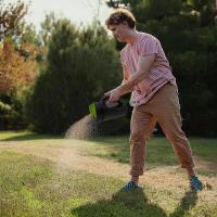 Esparcidor manual de jardín, semillas, abonos para césped y derretidor de hielo. Herramienta de jardinería, de 2,5 l. - details 1