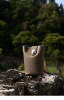 Bolso bandolera pequeño de cuero de primera calidad, estilo cubo vertical casual para teléfono móvil - details 6