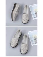 Zapatos de verano 2025 de piel auténtica para madres, para mujeres de mediana edad y mayores, con suela suave, antideslizantes, cómodos, con punta hueca y transpirables. - details 4